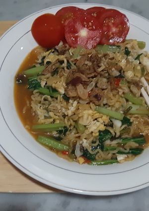 Foto resep Mie nyemek indomie pedas yummy