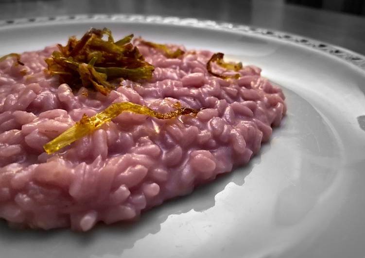 Risotto alle patate viola, pecorino romano e porro croccante 🥔 🧀