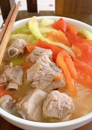 Hình của món Bún dọc mùng sườn chua.