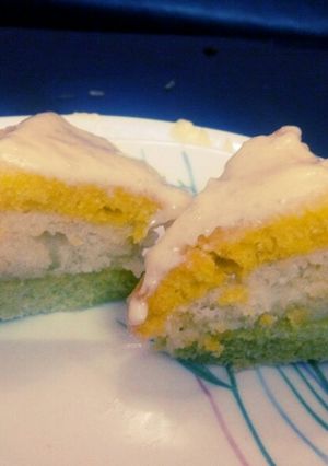 A picture of Tri-colored pastry.
