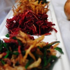A picture of Crispy-colourful fried onions (Persian piaz dagh).
