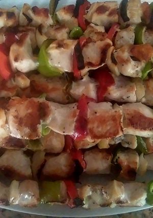 Foto principal de Brochetas de pollo y pimientos