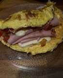 Omelette de jamón y morrón