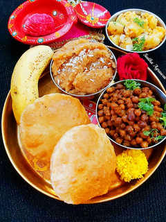 नवमी भोग प्रसाद की थाली (navami bhog prasad ki thali recipe in Hindi) रेसिपी मुख्य फोटो