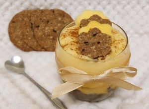 Foto de Deliciosa tacinha de manga, café e cookies