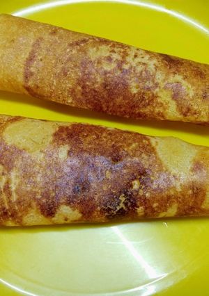 A picture of Besan rava paper dosa.