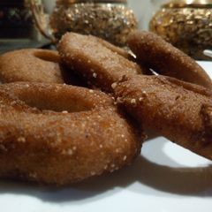 A picture of Chicken veggies donuts.