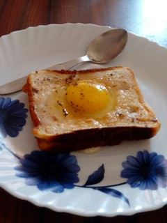 A picture of Bread Toast with egg.