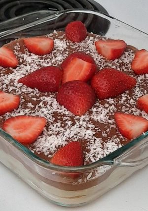 A picture of Pave de Chocolate e Coco.