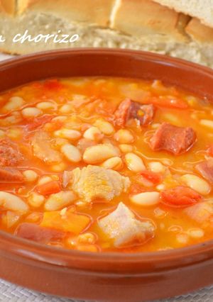 Foto principal de Alubias o judías blancas con chorizo. (Thermomix)