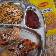 A picture of Veg cheezy maggi franky.