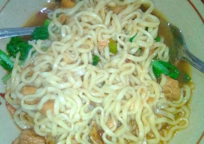 Langkah Mudah untuk Menyiapkan Mie ayam jamur bumbu semur, Lezat