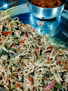 সেজওয়ান চাউমিন (schezwan chow mein recipe in Bengali) রেসিপির প্রধান ছবি