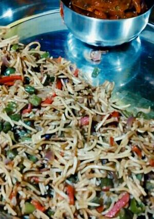 সেজওয়ান চাউমিন (schezwan chow mein recipe in Bengali) রেসিপির প্রধান ছবি