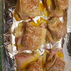 A picture of Oven baked ham & cheese sliders.