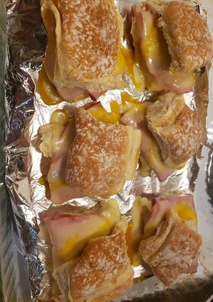A picture of Oven baked ham & cheese sliders.