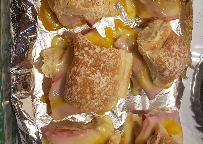 Easiest Way to Prepare Thomas Keller Oven baked ham & cheese sliders