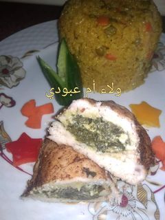 صورة لوصفة صدور الدجاج بحشو السبانخ مع أرز بالبسله والجزر