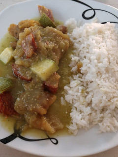 Una foto de Chicharrón en salsa verde con calabazas