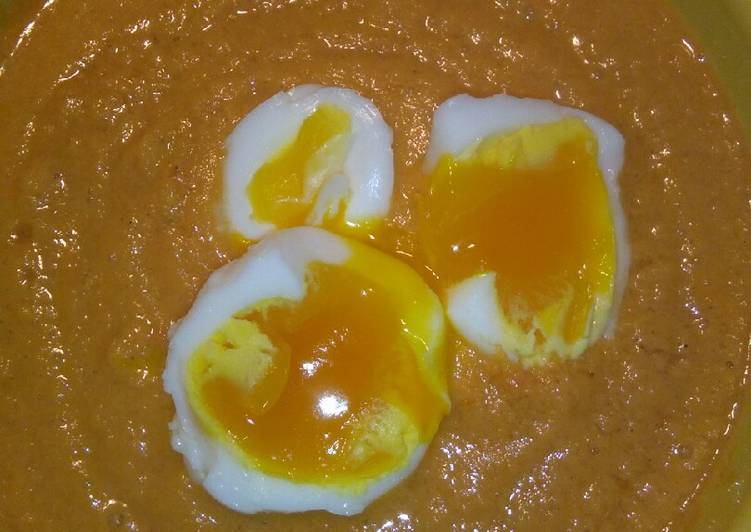 Gazpacho de lechuga con huevo de pato al punto
