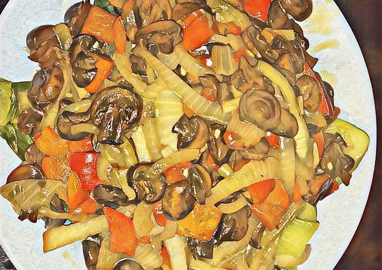 Langkah Mudah untuk Menyiapkan Bokcoy jamur saus tiram yang Lezat Sekali