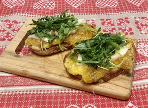 Foto di Bruschetta con fichi caramellati, Toma Piemontese e Rucola