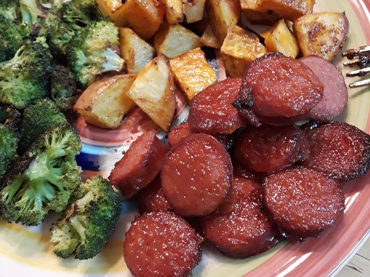 Recipe Roasted Sweet Potato and BBQ Kielbasa - Sheet Pan the Delicious Appealing