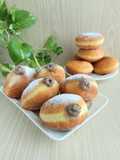 Bomboloni isi Choco Whipped Cream