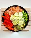 Poke Bowl con ritagli di salmone selvatico