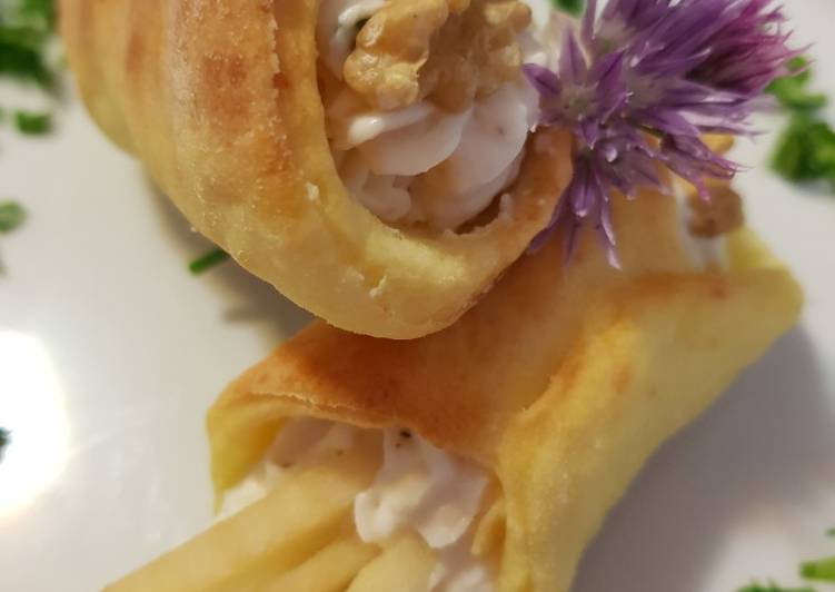 Cannoli salati con crema di gorgonzola pere e noci