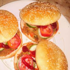A picture of Bun kabab.