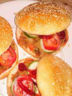 A picture of Bun kabab.