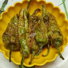 A picture of Bharwa mirchi.