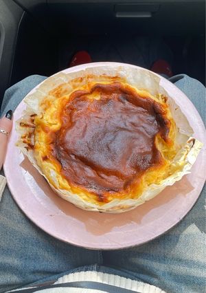 Una foto de Tarta vasca 🫶🏼