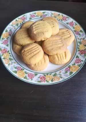 A picture of Custard cookies.