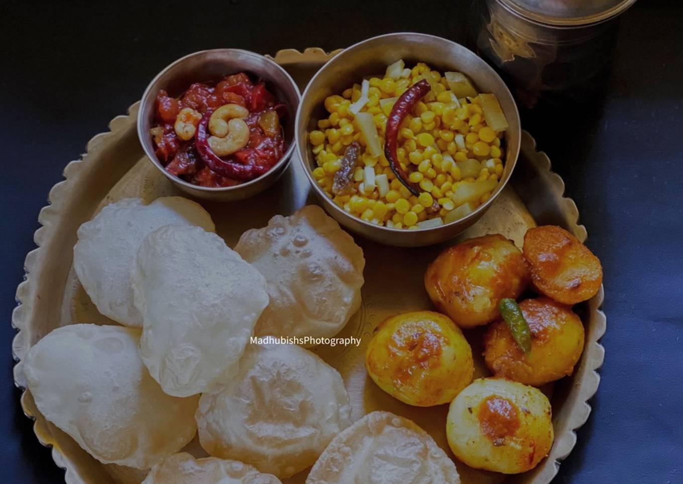 Luchi,Aloo Dum, Cholar Dal Chutney