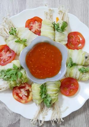 รูปของ ผักกาดขาวโรลกุ้งหมูสับน้ำจิ้มสุกี้