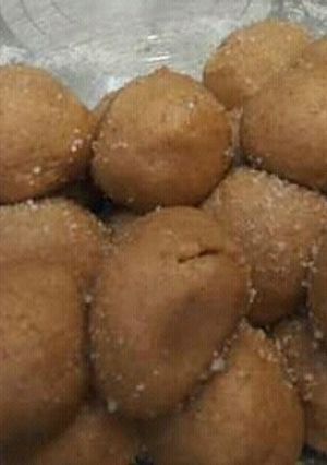 मथुरा वाले पेड़े (Mathura wale pede recipe in Hindi) रेसिपी मुख्य फोटो