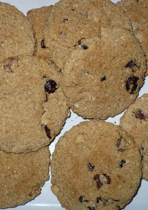 Aszalt gyümölcsös zabkeksz recept fotója