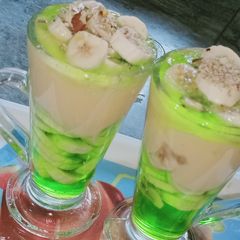 A picture of Jello banana dessert.