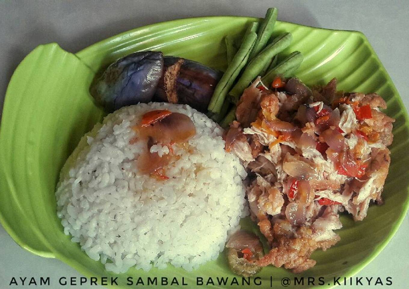 Ayam geprek sambal bawang