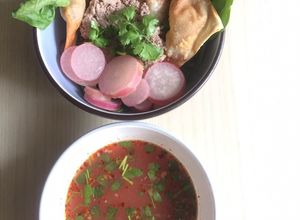 รูปของ ต้มยำเกี๊ยวกรอบ air fryer ซุปแรดิช (radish soup)