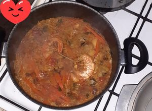 Una foto de Paella con mix de mariscos