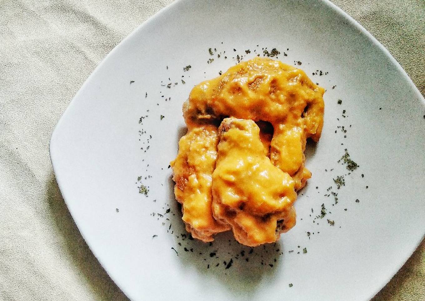 Chicken wing's cheese sauce (sayap ayam goreng saus keju)
