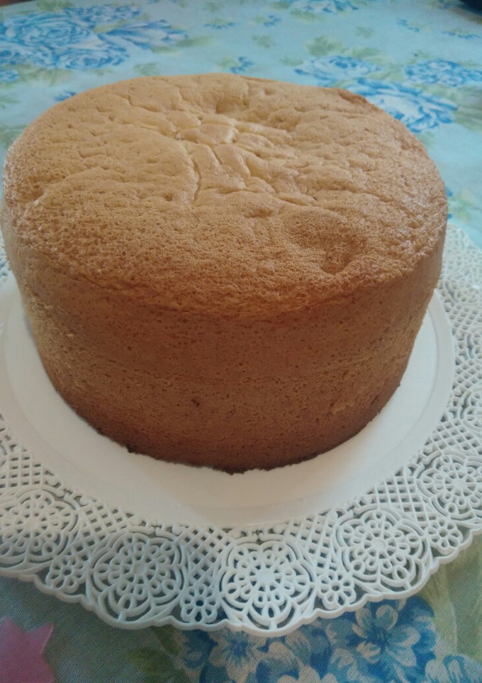 Una foto de Bizcochuelo básico para tortas 🎂🎂