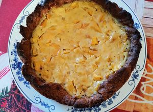 Foto di Crostata di pesche al cacao
