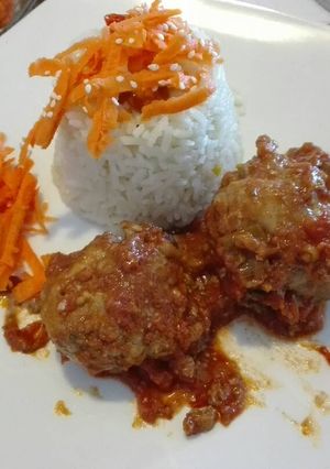 Una foto de Albóndigas en salsa de tomate