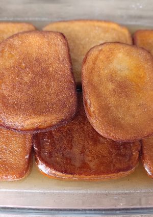 Una foto de Torrijas de manzanilla y miel