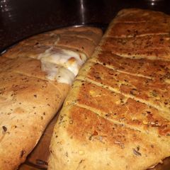 Stuffed garlic bread A picture of Stuffed garlic bread.
