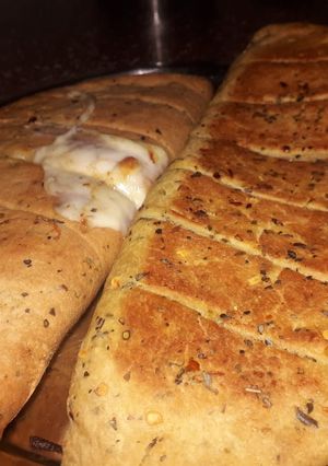 A picture of Stuffed garlic bread.